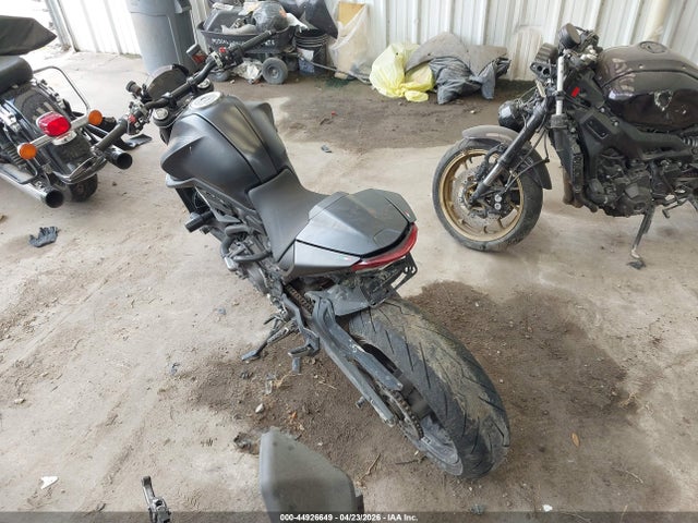 Ducati Monster 2023 ZDMMAMDTXPB006871 Image 3