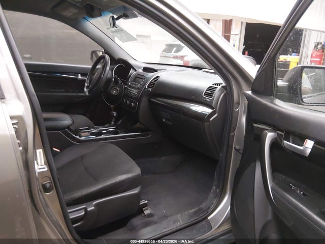Продажа на аукционе авто 2015 Kia Sorento Lx, vin: 5XYKT3A68FG659077, номер лота: 44926656