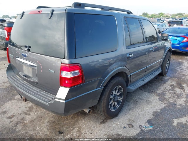 2010 Ford Expedition Xlt მანქანა იყიდება აუქციონზე, vin: 1FMJU1F53AEA48349, აუქციონის ნომერი: 44926705