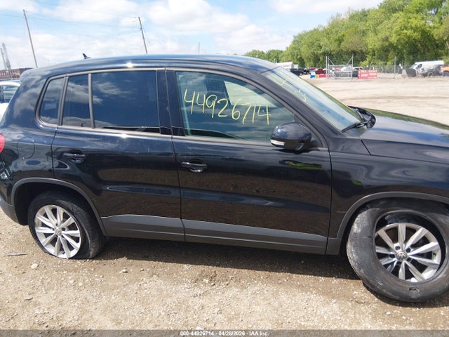 44926714 :رقم المزاد ، WVGBV7AX2HK042602 vin ، 2017 Volkswagen Tiguan 2.0t/2.0t S مزاد بيع