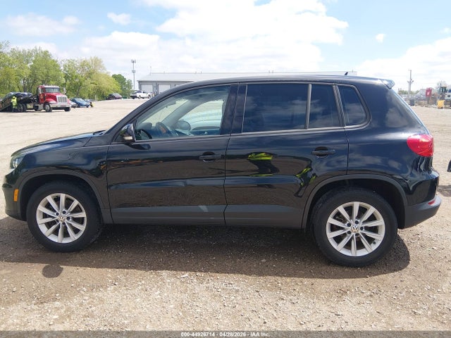 44926714 :رقم المزاد ، WVGBV7AX2HK042602 vin ، 2017 Volkswagen Tiguan 2.0t/2.0t S مزاد بيع