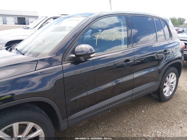 44926714 :رقم المزاد ، WVGBV7AX2HK042602 vin ، 2017 Volkswagen Tiguan 2.0t/2.0t S مزاد بيع