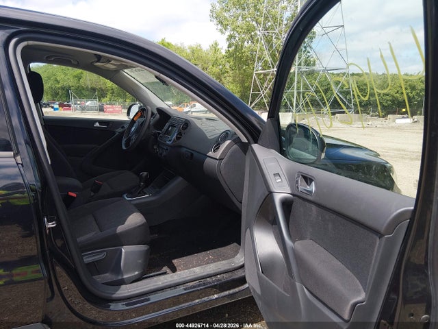 44926714 :رقم المزاد ، WVGBV7AX2HK042602 vin ، 2017 Volkswagen Tiguan 2.0t/2.0t S مزاد بيع