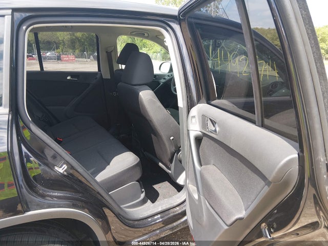44926714 :رقم المزاد ، WVGBV7AX2HK042602 vin ، 2017 Volkswagen Tiguan 2.0t/2.0t S مزاد بيع