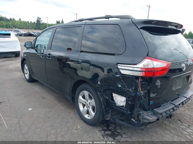 Toyota Sienna Le 8 Passenger 2015 5TDKK3DC9FS577902 Image 3