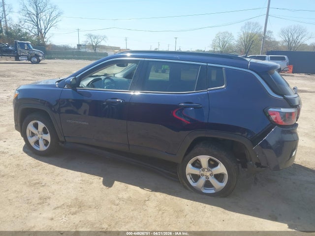 44926751 :رقم المزاد ، 3C4NJDBB1LT123113 vin ، 2020 Jeep Compass Latitude 4x4 مزاد بيع