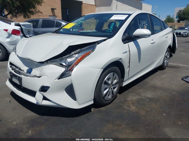 JTDKBRFUXH3048164 Toyota Prius Two