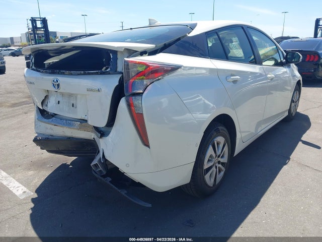 JTDKBRFUXH3048164 Toyota Prius Two