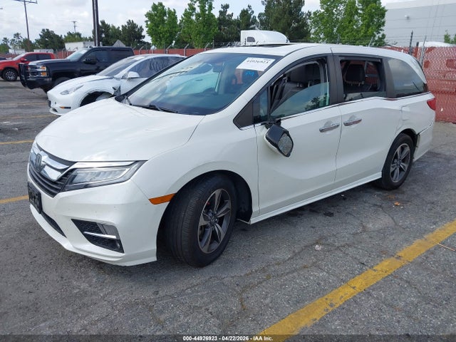 Honda Odyssey Touring 2019 5FNRL6H85KB102264 Image 2