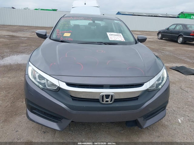 Aukcja sprzedaży 2018 Honda Civic Lx, vin: 19XFC2F52JE011090, numer aukcji: 44926952