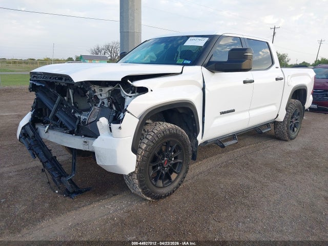 44927012 :رقم المزاد ، 5TFLA5DB7SX275958 vin ، 2025 Toyota Tundra Sr5 مزاد بيع