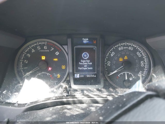 44927013 :رقم المزاد ، 3TMCZ5AN2NM530680 vin ، 2022 Toyota Tacoma Trd Sport مزاد بيع