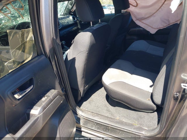 44927013 :رقم المزاد ، 3TMCZ5AN2NM530680 vin ، 2022 Toyota Tacoma Trd Sport مزاد بيع