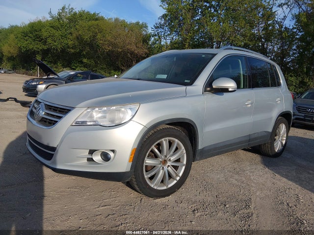 2011 Volkswagen Tiguan Se მანქანა იყიდება აუქციონზე, vin: WVGBV7AX1BW548292, აუქციონის ნომერი: 44927061