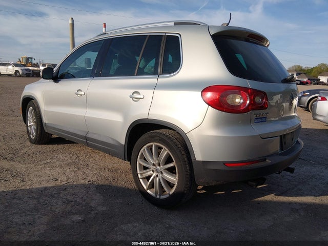 2011 Volkswagen Tiguan Se მანქანა იყიდება აუქციონზე, vin: WVGBV7AX1BW548292, აუქციონის ნომერი: 44927061