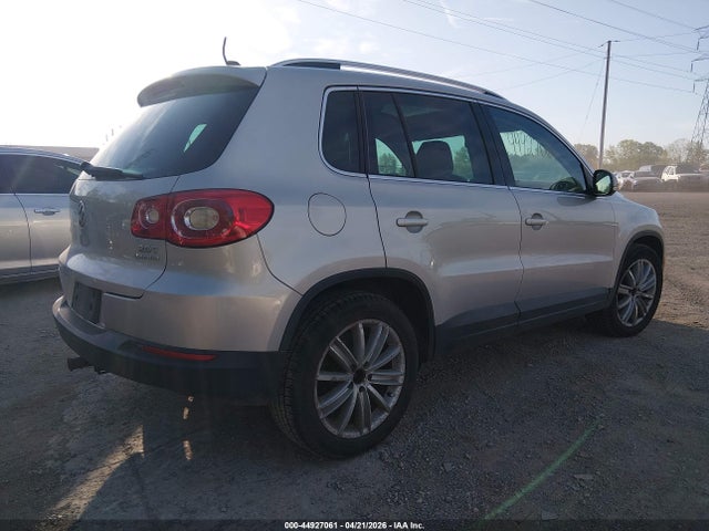 2011 Volkswagen Tiguan Se მანქანა იყიდება აუქციონზე, vin: WVGBV7AX1BW548292, აუქციონის ნომერი: 44927061