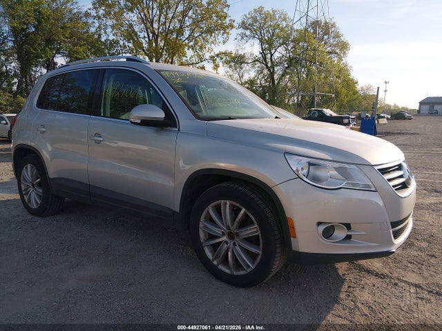 2011 Volkswagen Tiguan Se მანქანა იყიდება აუქციონზე, vin: WVGBV7AX1BW548292, აუქციონის ნომერი: 44927061