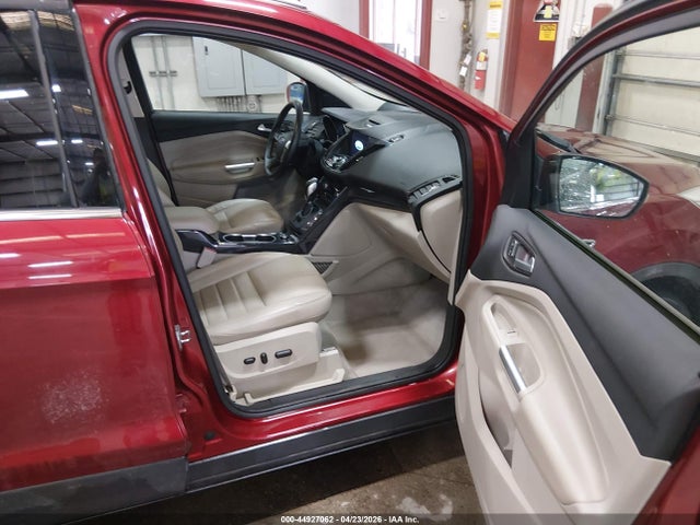 44927062 :رقم المزاد ، 1FMCU0J91GUA83998 vin ، 2016 Ford Escape Titanium مزاد بيع