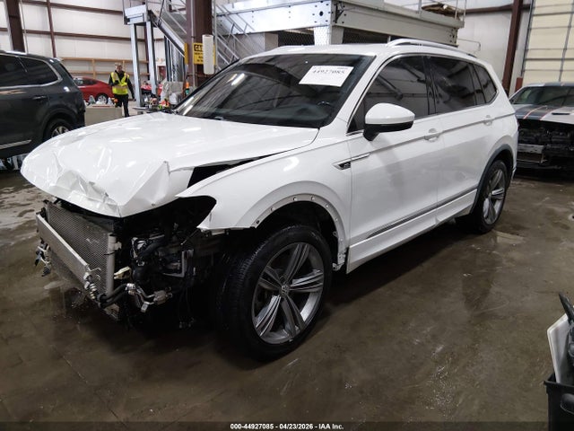 3VV2B7AX1JM146821 Volkswagen Tiguan 2.0t Se/2.0t Sel