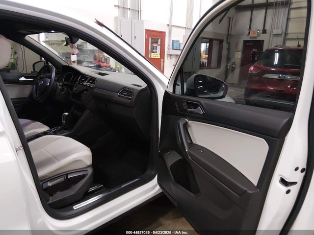 3VV2B7AX1JM146821 Volkswagen Tiguan 2.0t Se/2.0t Sel