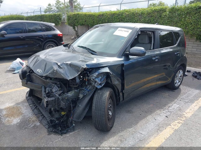 KIA SOUL LX 2020 KNDJ23AU0L7098296 Image 2