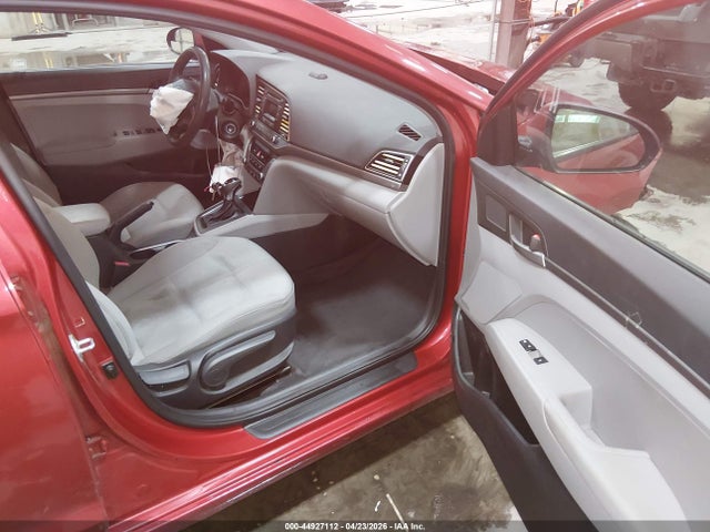 44927112 :رقم المزاد ، 5NPD74LF3HH204522 vin ، 2017 Hyundai Elantra Se مزاد بيع