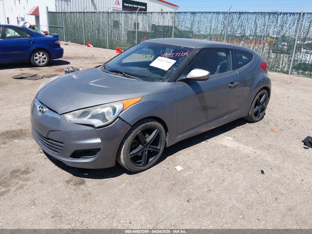 44927209 :رقم المزاد ، KMHTC6AD6DU158605 vin ، 2013 Hyundai Veloster Base W/black مزاد بيع