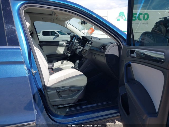 44927211 :رقم المزاد ، 3VV4B7AX8JM029648 vin ، 2018 Volkswagen Tiguan 2.0t Sel Premium مزاد بيع