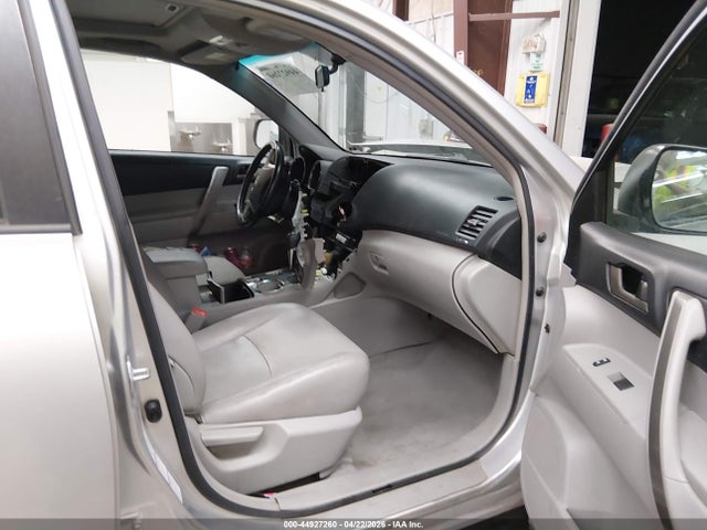 2010 Toyota Highlander Se V6 მანქანა იყიდება აუქციონზე, vin: 5TDJK3EH3AS015671, აუქციონის ნომერი: 44927260