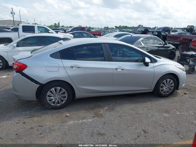 Продажа на аукционе авто 2017 Chevrolet Cruze Ls Auto, vin: 1G1BC5SM2H7184446, номер лота: 44927294