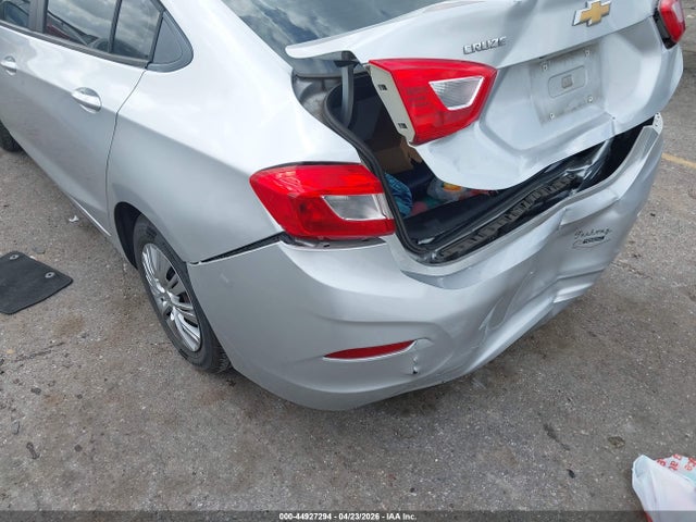 Продажа на аукционе авто 2017 Chevrolet Cruze Ls Auto, vin: 1G1BC5SM2H7184446, номер лота: 44927294