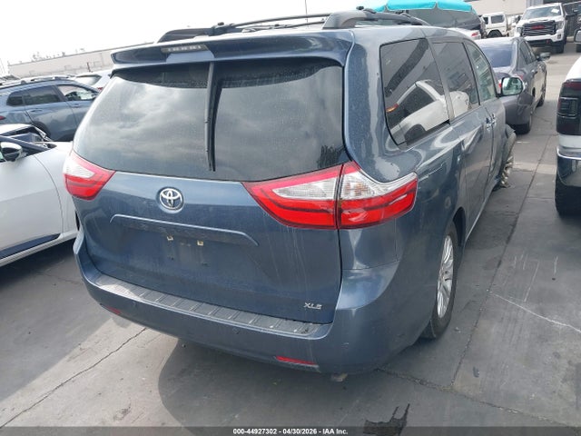2015 Toyota Sienna Xle Premium 8 Passenger მანქანა იყიდება აუქციონზე, vin: 5TDYK3DC9FS639860, აუქციონის ნომერი: 44927302