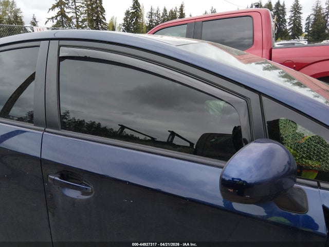 Toyota Prius Three 2015 JTDKN3DU1F0477439 Image 13