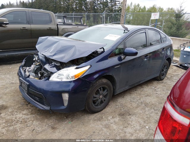 JTDKN3DU1F0477439 Toyota Prius Three
