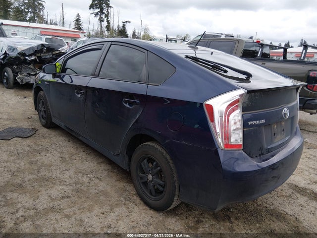 JTDKN3DU1F0477439 Toyota Prius Three