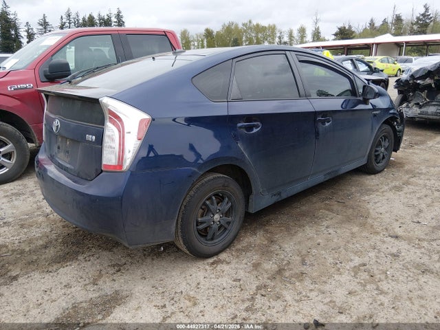 JTDKN3DU1F0477439 Toyota Prius Three