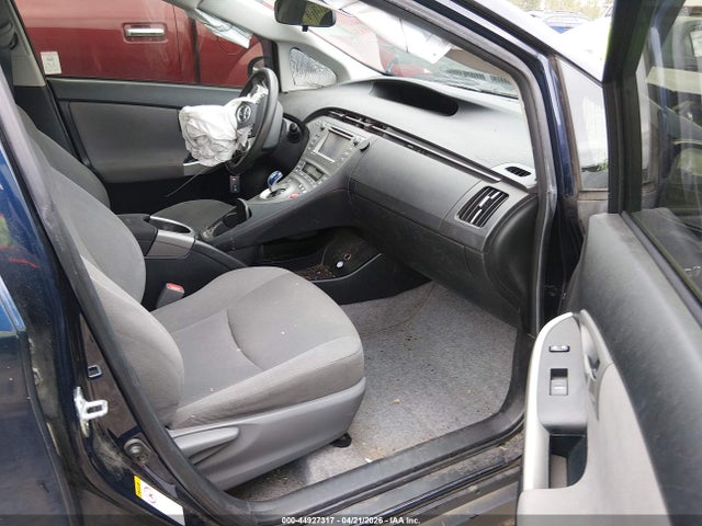 JTDKN3DU1F0477439 Toyota Prius Three