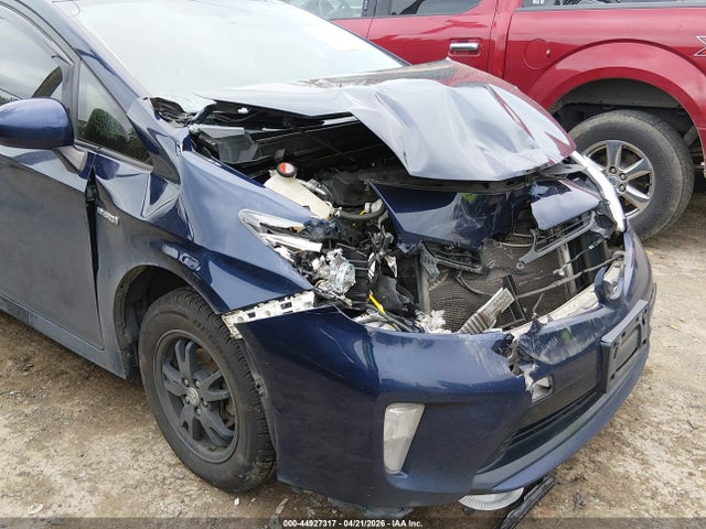JTDKN3DU1F0477439 Toyota Prius Three