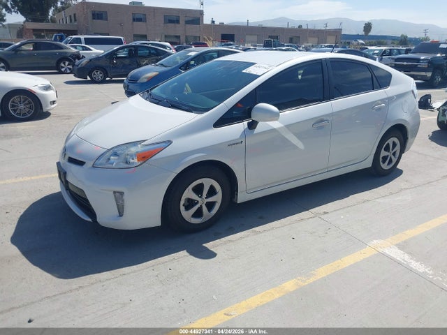 Toyota Prius Four 2014 JTDKN3DU4E0360680 Image 2