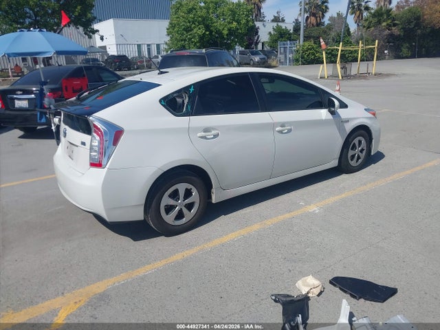 Toyota Prius Four 2014 JTDKN3DU4E0360680 Image 4