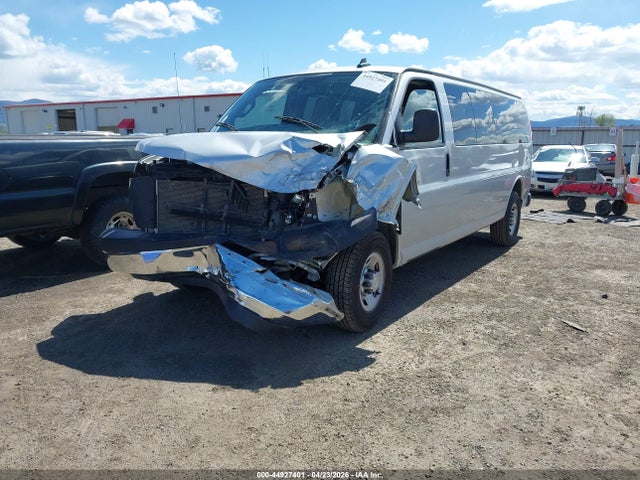 1GAZGPFG0J1299641 Chevrolet Express 3500 Lt