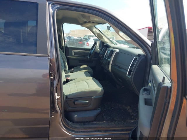 1C6RR6GG0JS317387 RAM 1500 Slt 4x2 6&#039;4 Box