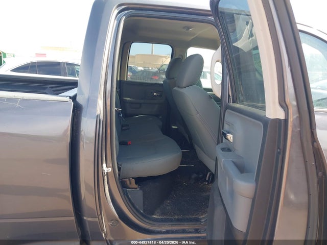 1C6RR6GG0JS317387 RAM 1500 Slt 4x2 6&#039;4 Box