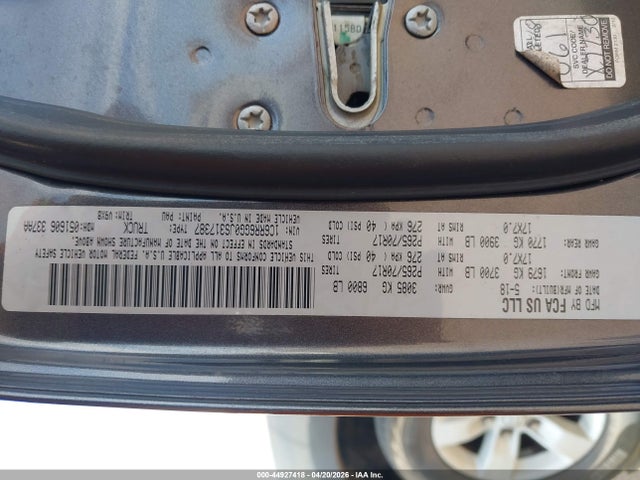 1C6RR6GG0JS317387 RAM 1500 Slt 4x2 6&#039;4 Box