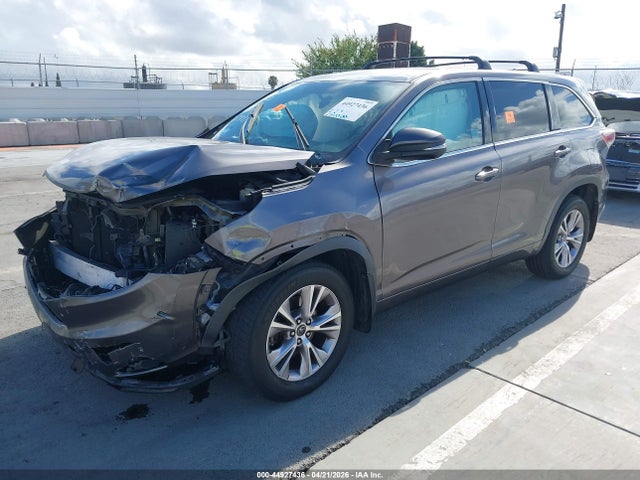 5TDZKRFH2GS172055 Toyota Highlander Le Plus V6