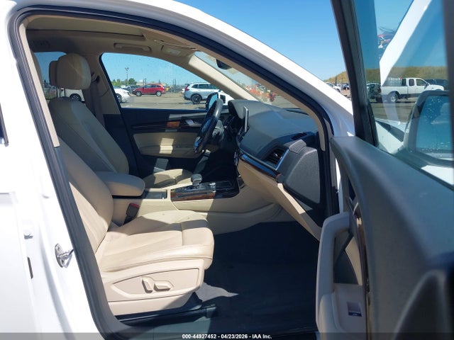 WA1BNAFY4K2105977 Audi Q5 45 Premium