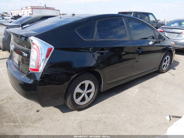 JTDKN3DU3F0468225 Toyota Prius Two