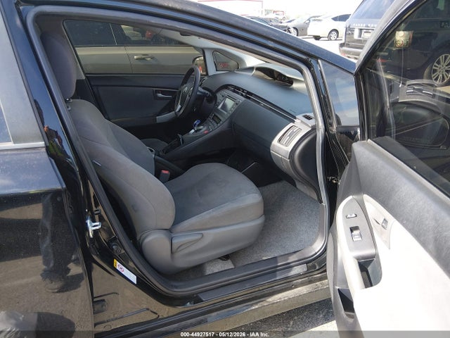 JTDKN3DU3F0468225 Toyota Prius Two