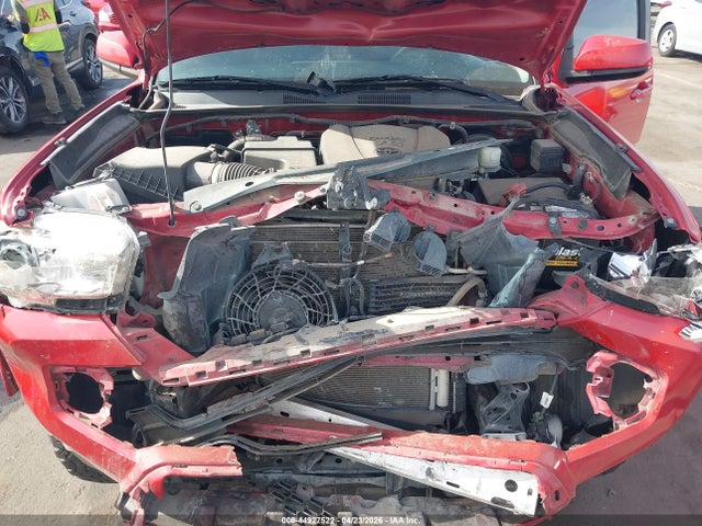 2017 Toyota Tacoma Sr5 V6 მანქანა იყიდება აუქციონზე, vin: 3TMCZ5AN8HM093661, აუქციონის ნომერი: 44927522