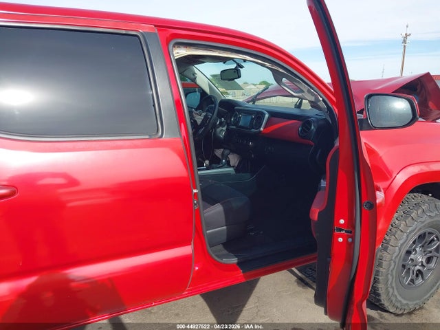 2017 Toyota Tacoma Sr5 V6 მანქანა იყიდება აუქციონზე, vin: 3TMCZ5AN8HM093661, აუქციონის ნომერი: 44927522